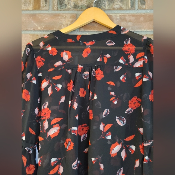 NWT Kensie Black with Red Shear Flowy Floral Bell Sleeve Blouse SZ M - Picture 8 of 12